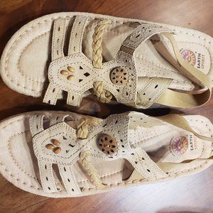 Brand New!!! Earth Spirit sandals size 11. No box.